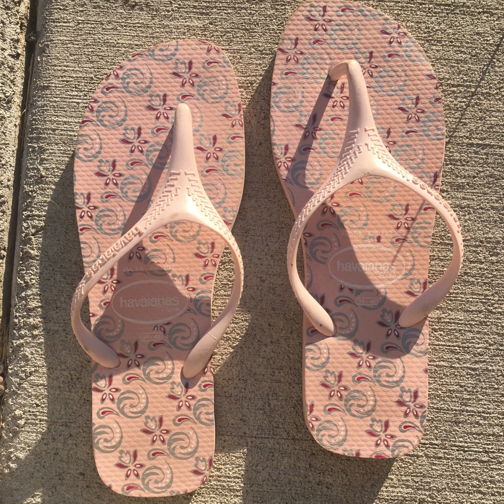 Havianas flip flops size 7/8